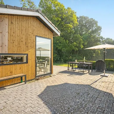 3 Bedroom Beach Front In Juelsminde 別荘