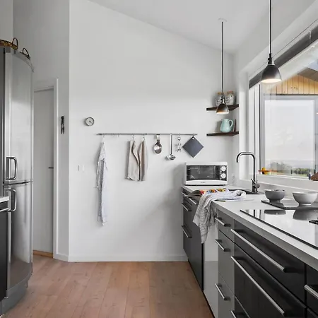 3 Bedroom Beach Front In Juelsminde * Sønderby