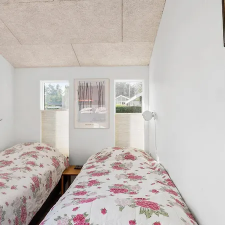 3 Bedroom Beach Front In Juelsminde * Sønderby